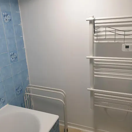 아파트 Maison Et D'anatole France Proche Centre-ville, Universite - Chu, Patinoire Et Futuroscope *