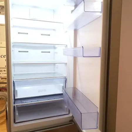 Maison Et D'anatole France Proche Centre-ville, Universite - Chu, Patinoire Et Futuroscope *