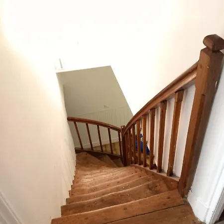 아파트 Maison Et D'anatole France Proche Centre-ville, Universite - Chu, Patinoire Et Futuroscope *