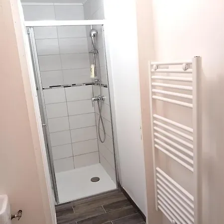 아파트 Maison Et D'anatole France Proche Centre-ville, Universite - Chu, Patinoire Et Futuroscope *