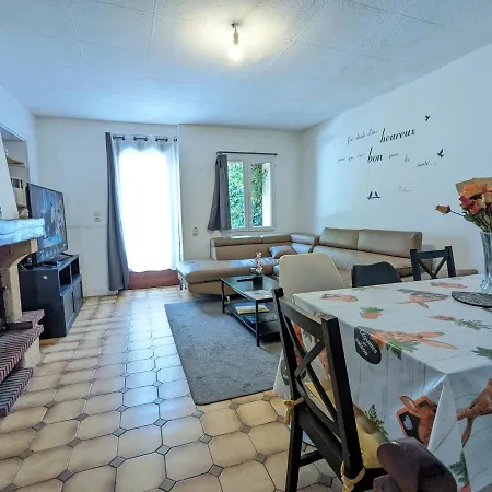 Maison Et D'anatole France Proche Centre-ville, Universite - Chu, Patinoire Et Futuroscope *