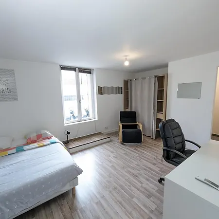 Maison Et D'anatole France Proche Centre-ville, Universite - Chu, Patinoire Et Futuroscope 푸아티에