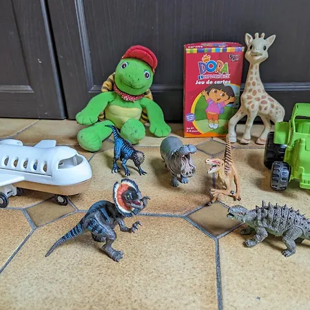 Maison Et D'anatole France Proche Centre-ville, Universite - Chu, Patinoire Et Futuroscope *