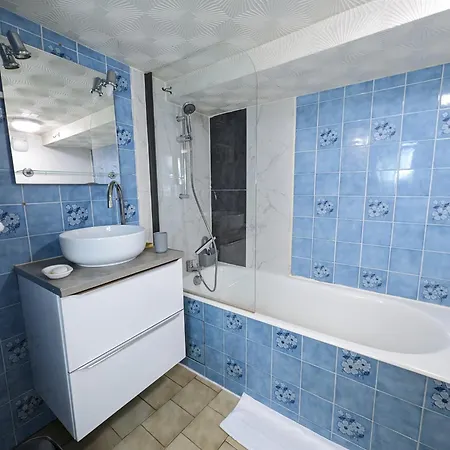 Maison Et D'anatole France Proche Centre-ville, Universite - Chu, Patinoire Et Futuroscope 아파트