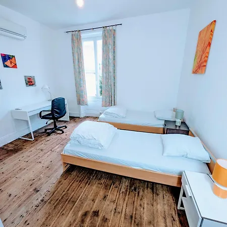 Maison Et D'anatole France Proche Centre-ville, Universite - Chu, Patinoire Et Futuroscope