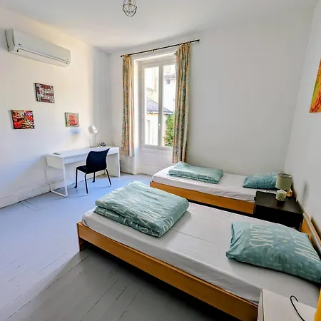 Maison Et D'anatole France Proche Centre-ville, Universite - Chu, Patinoire Et Futuroscope 아파트